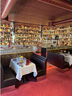 Amore Osteria dryckesvaegg